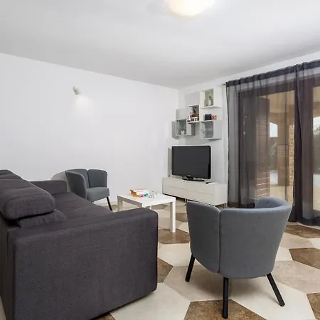 Villa House Begonia Krk With Heated Swimming Pool *