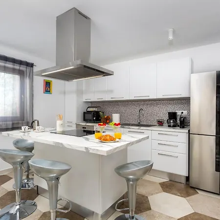 House Begonia Krk With Heated Swimming Pool Villa *