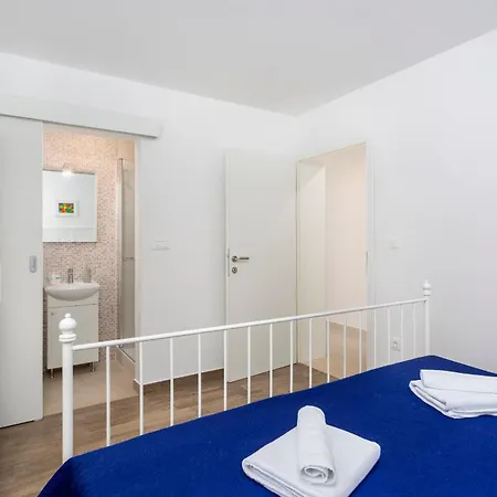 Villa House Begonia Krk With Heated Swimming Pool *