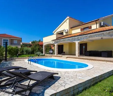 House Begonia Krk With Heated Swimming Pool