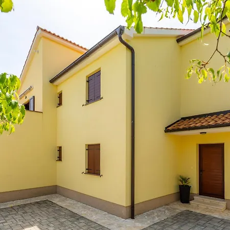 Villa House Begonia Krk With Heated Swimming Pool *