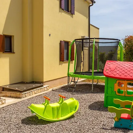 Villa House Begonia Krk With Heated Swimming Pool *